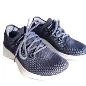 Allbirds Tree Dasher. Color is called Thunder. Perfect condition